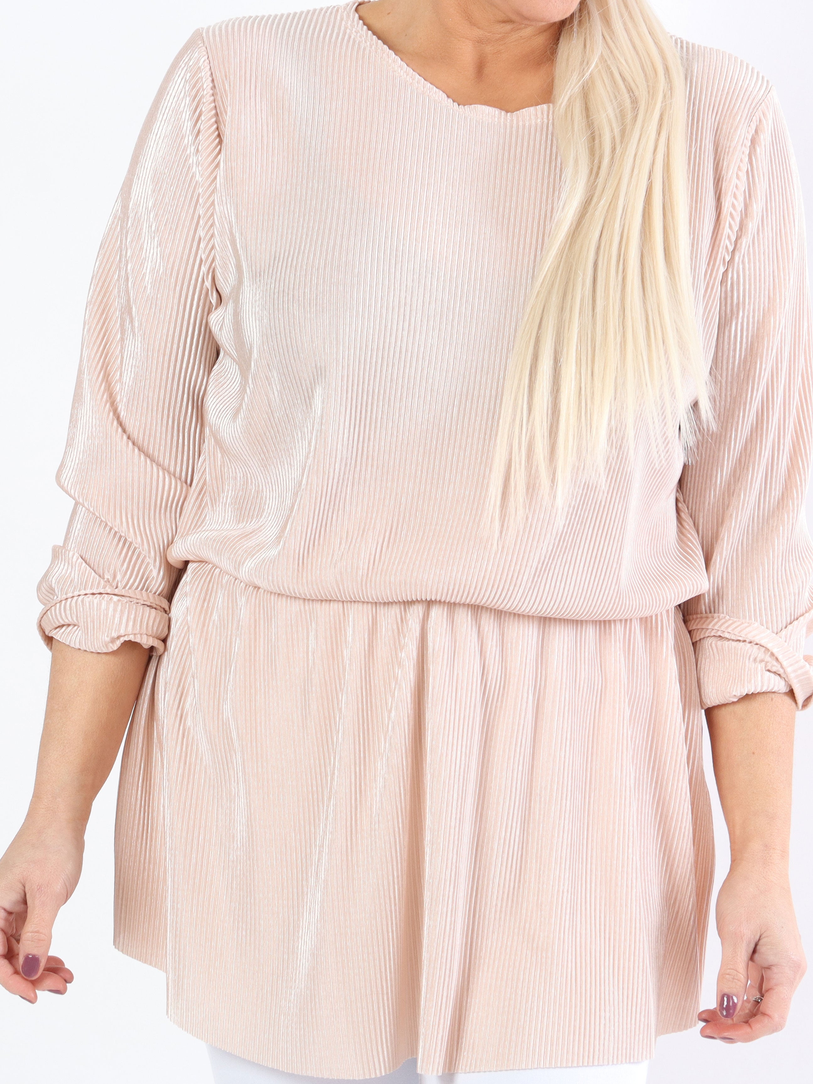 Delfina - Rillet langærmet plus size bluse med lille skød